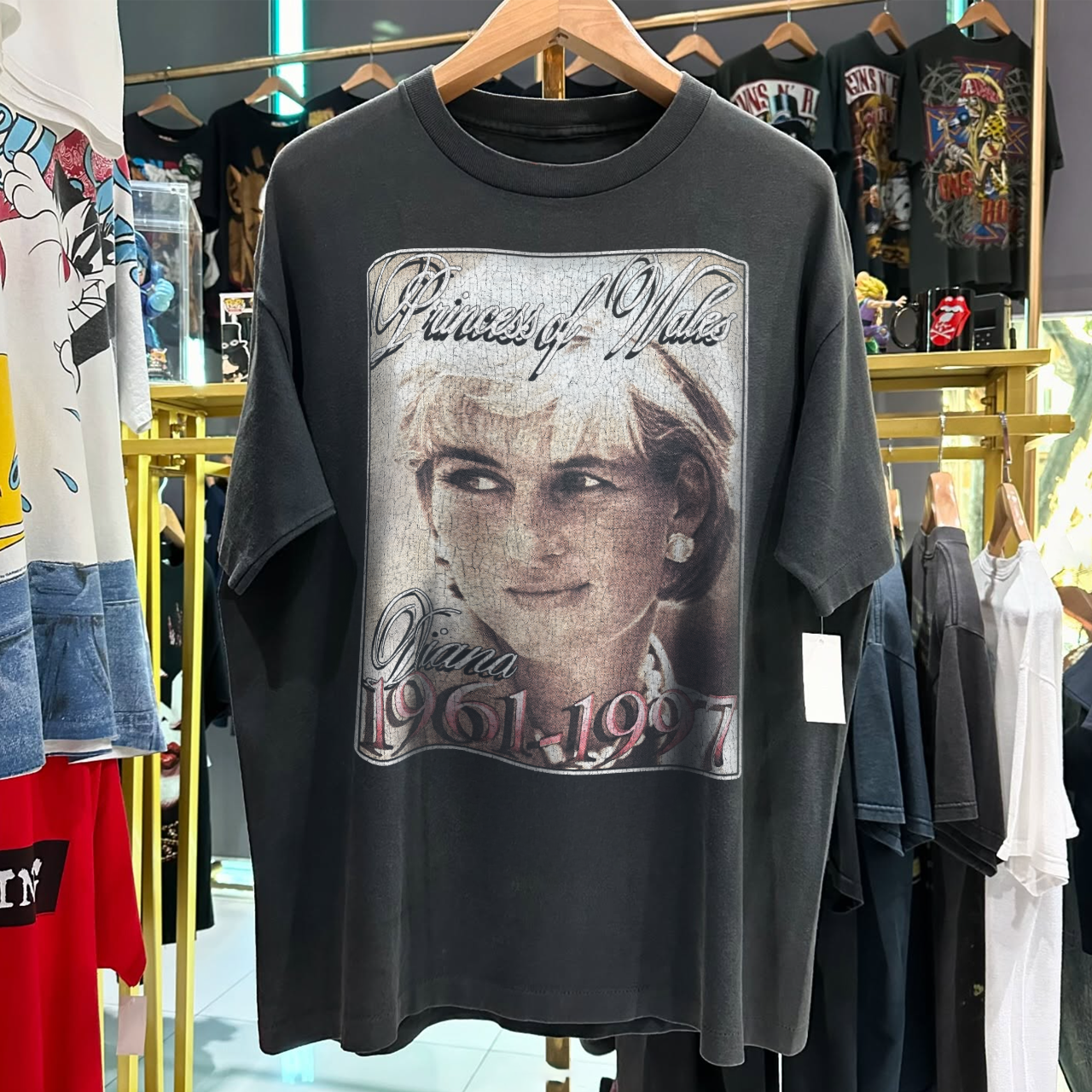 1997 DIANA PRINCESS OF WALES GRAIL WASHED BLACK RAP T-SHIRT