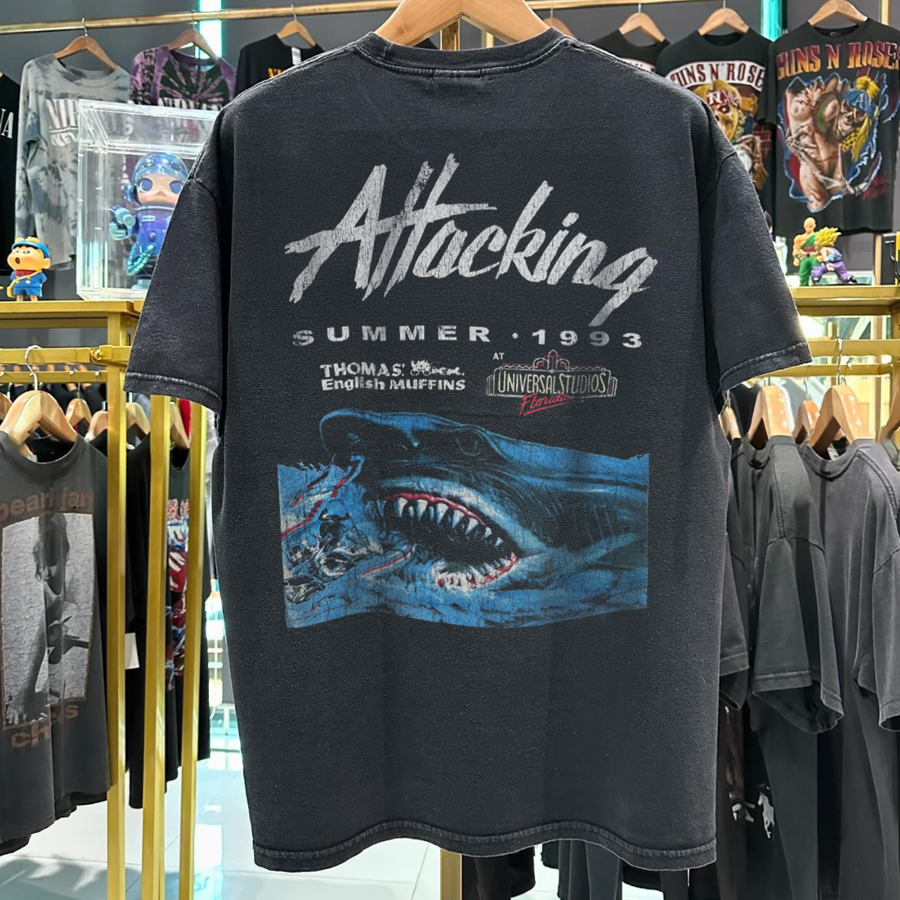 90'S JAWS 'ATTACKING' RARE VINTAGE WASHED BLACK T-SHIRT