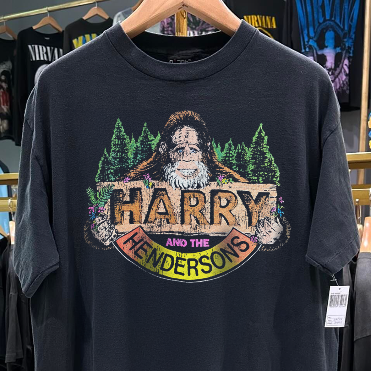 HARRY AND THE HENDERS0NS VINTAGE WASHED BLACK T-SHIRT